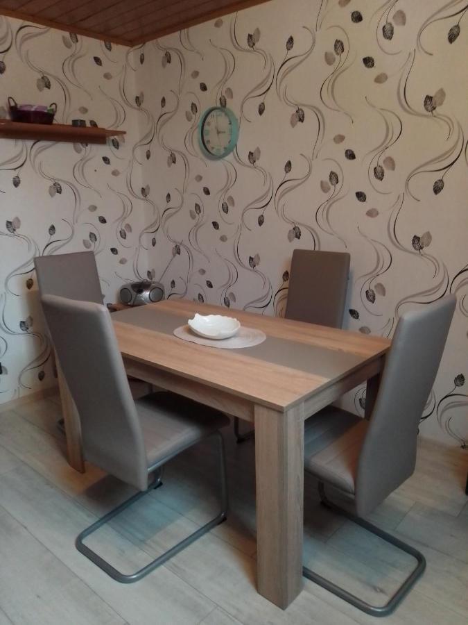 Haus Heidrun Apartment Dolgesheim ภายนอก รูปภาพ