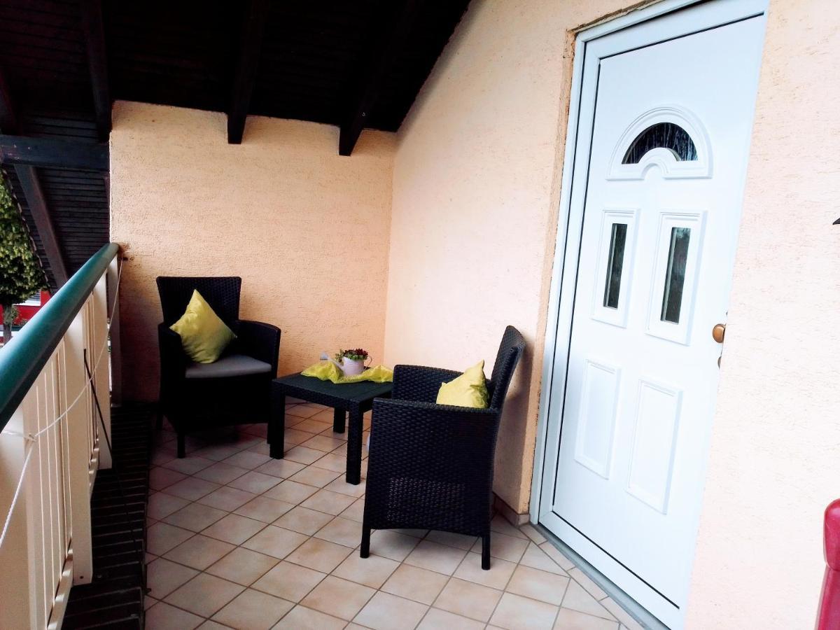 Haus Heidrun Apartment Dolgesheim ภายนอก รูปภาพ