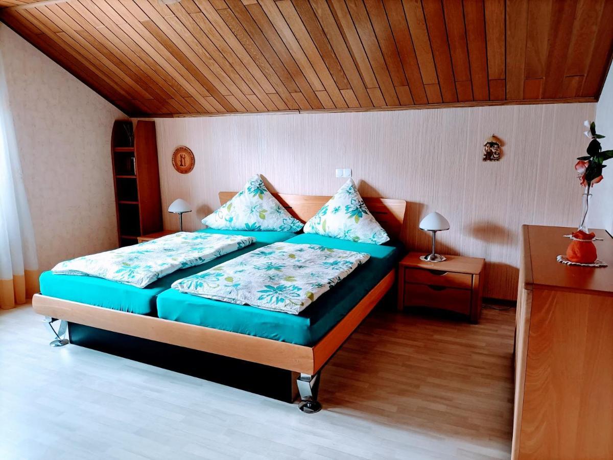 Haus Heidrun Apartment Dolgesheim ภายนอก รูปภาพ